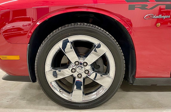 Dodge Challenger 7 of 8