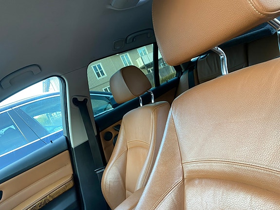 BMW 318i 5 of 7