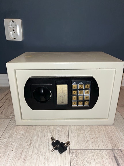Product image 1 of 6