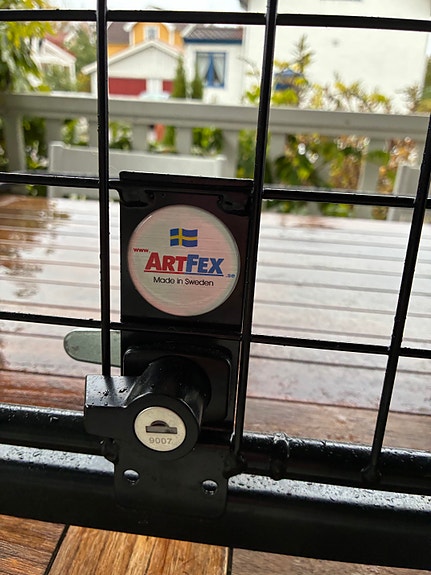 Product image 1 of 2