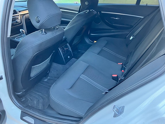BMW 318d 5 of 9