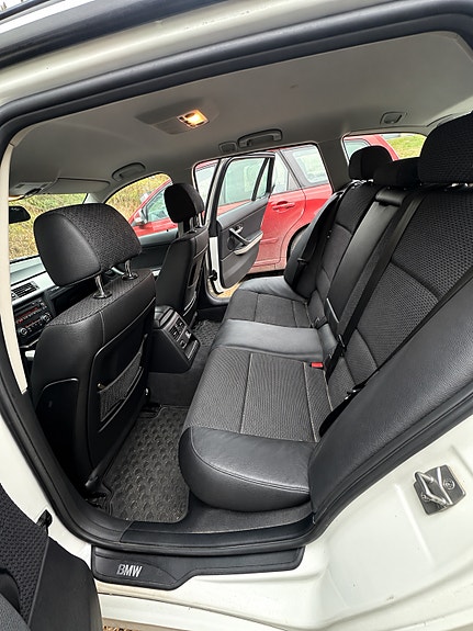 BMW 320d 6 of 8