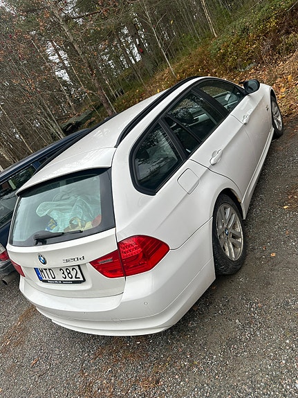 BMW 320d 4 of 8