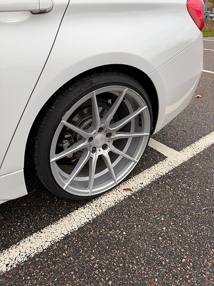 BMW 320d 17 of 18