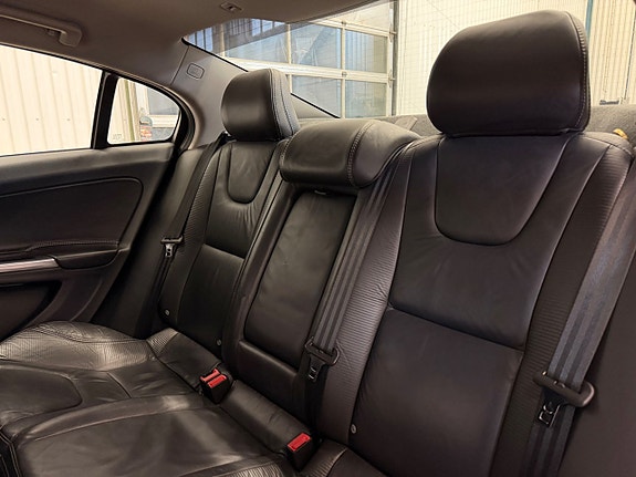 Volvo S60 13 of 14