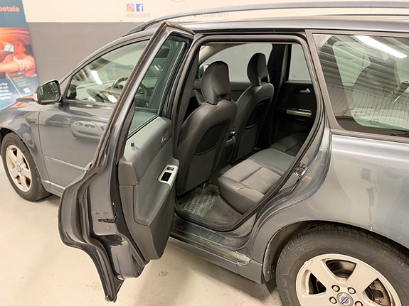 Volvo V50 13 of 25
