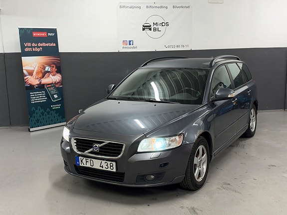 Volvo V50 2 of 25