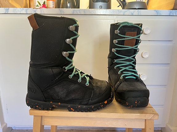 Product image 1 of 2