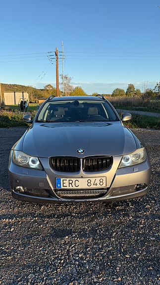 BMW 325d 4 of 5