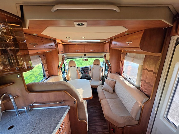 Carthago CHIC C-LINE T-PLUS 4.8 3 of 14