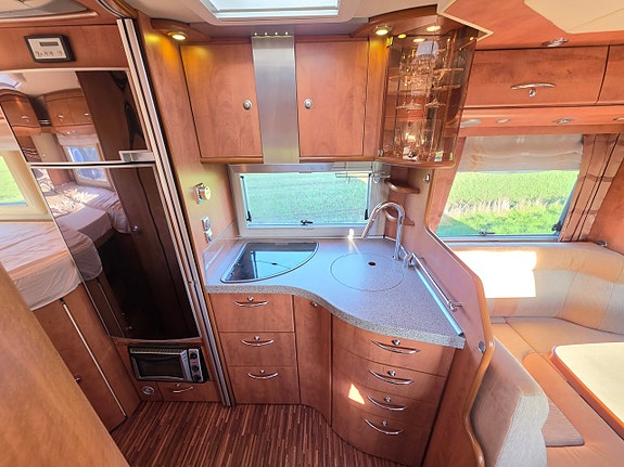 Carthago CHIC C-LINE T-PLUS 4.8 8 of 14