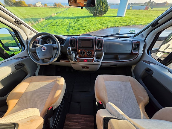 Carthago CHIC C-LINE T-PLUS 4.8 11 of 14
