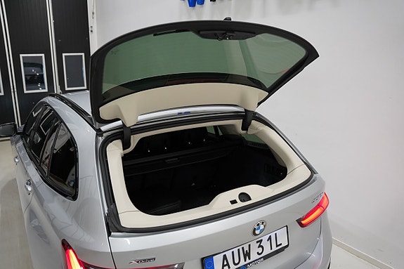 BMW 330e 21 of 24