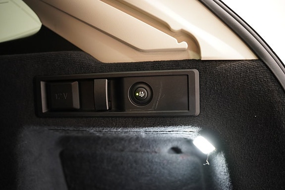 BMW 330e 23 of 24
