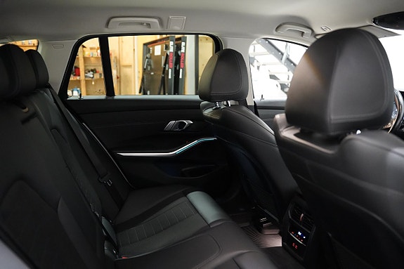 BMW 330e 20 of 24
