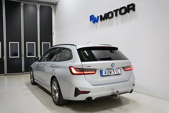 BMW 330e 5 of 24