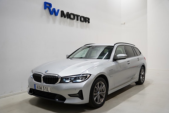 BMW 330e 2 of 24
