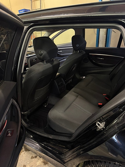 BMW 320d 5 of 10
