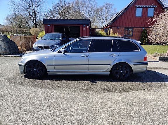 BMW 330i 2 of 12