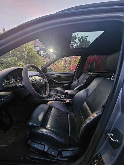 BMW 330i 5 of 12