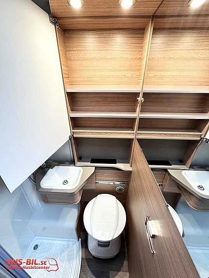 Weinsberg CaraCompact 600 MEG 9g Automat 16 of 24