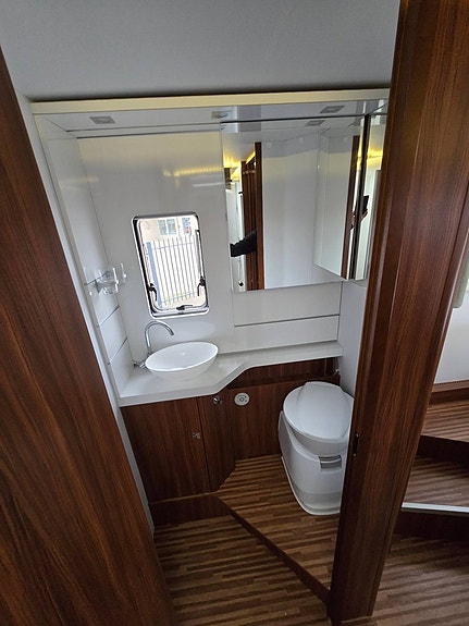 Adria Sonic Supreme I 810 9 of 21