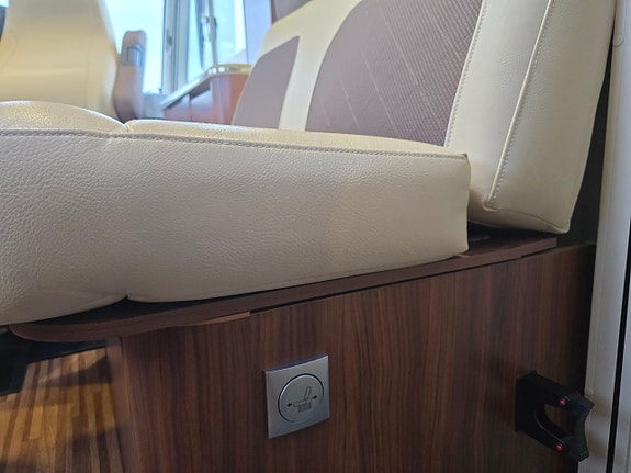 Adria Sonic Supreme I 810 19 of 21