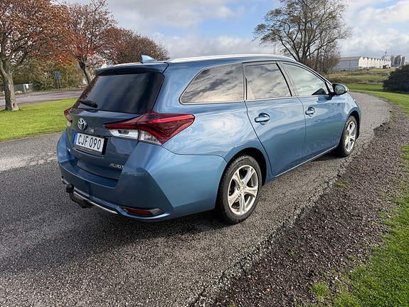 Toyota Auris 6 of 13