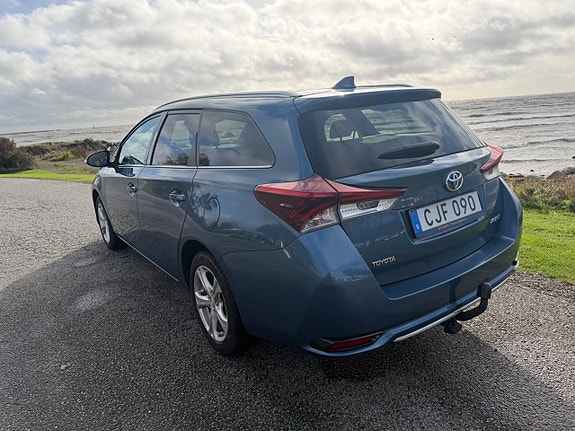 Toyota Auris 3 of 13
