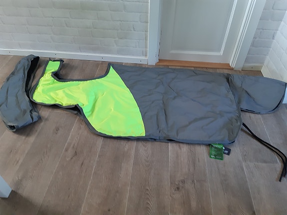 Product image 1 of 2