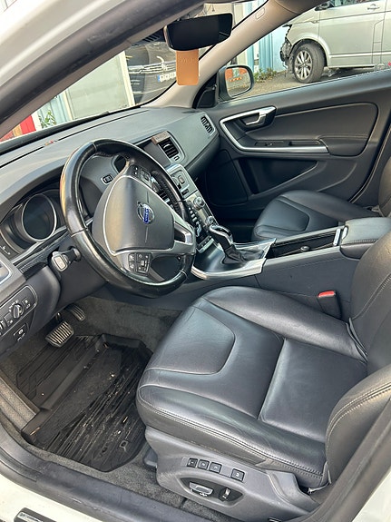 Volvo S60 5 of 8