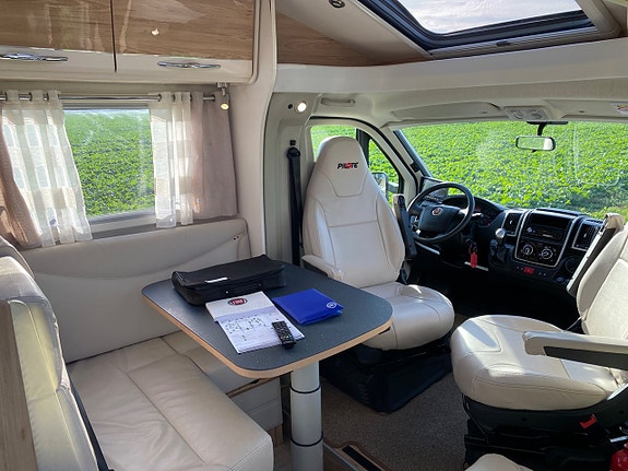 Pilote P 740 GJ Sensation Automat/ Alde/ Långbäddar 16 of 23