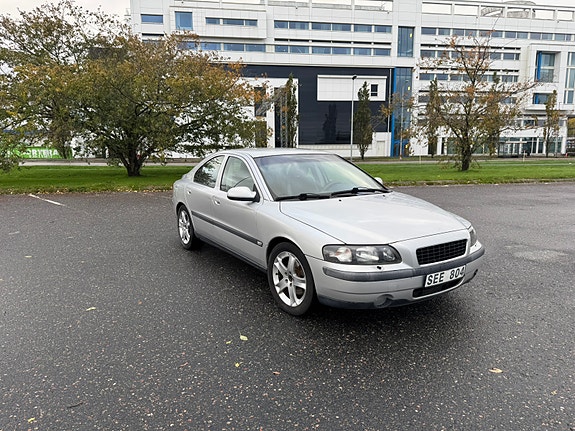 Volvo S60 2 of 6