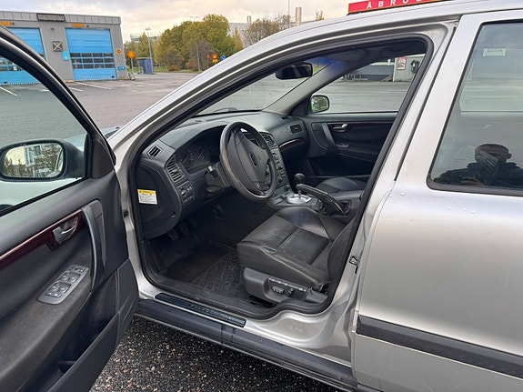 Volvo S60 4 of 6