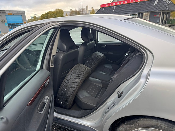 Volvo S60 5 of 6