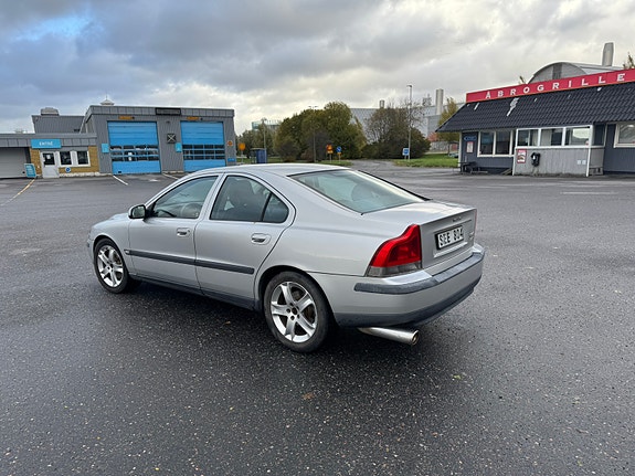 Volvo S60 3 of 6