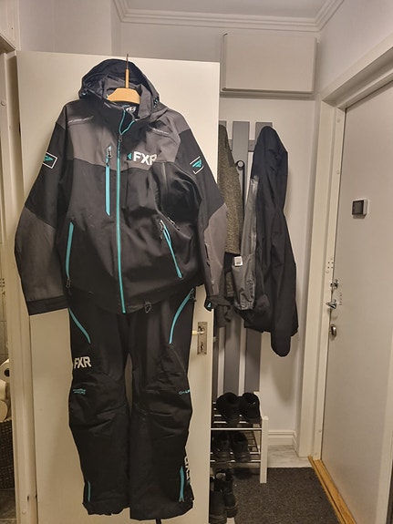 Product image 1 of 6