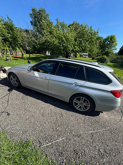 BMW 328i 2 of 10