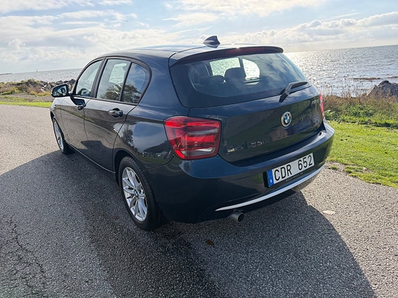 BMW 118d 3 of 12