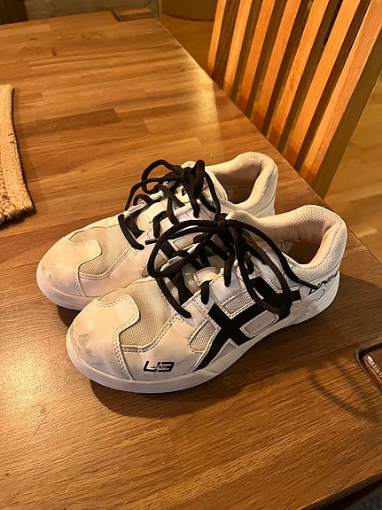 Product image 1 of 2