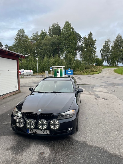 BMW 318d 4 of 6