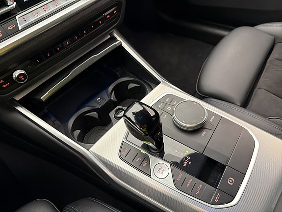 BMW 330e 27 of 30