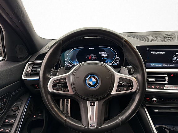 BMW 330e 14 of 30