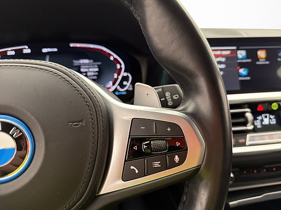 BMW 330e 19 of 30