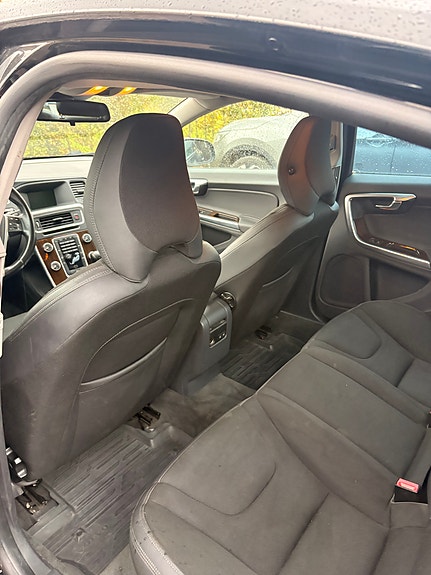 Volvo S60 8 of 9