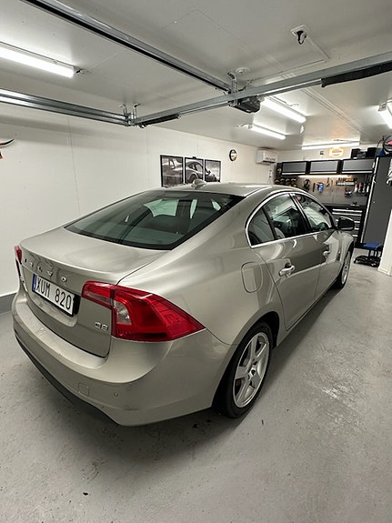 Volvo S60 2 of 9