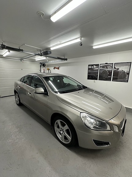 Volvo S60 3 of 9
