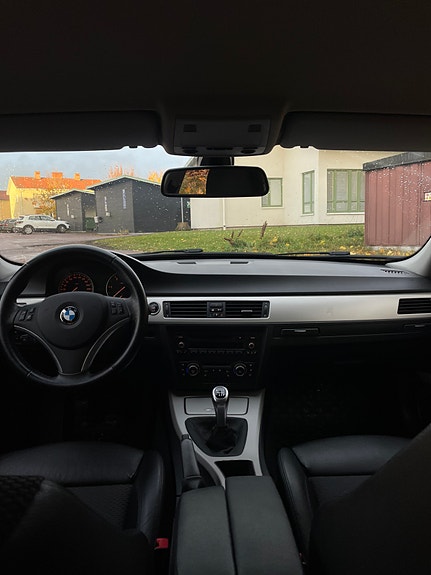 BMW 320d 6 of 8