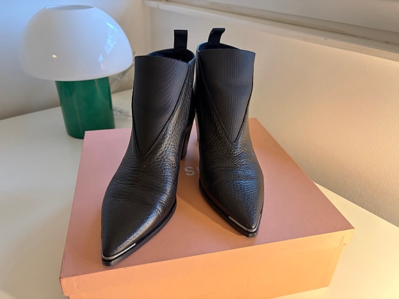 Product image 1 of 9