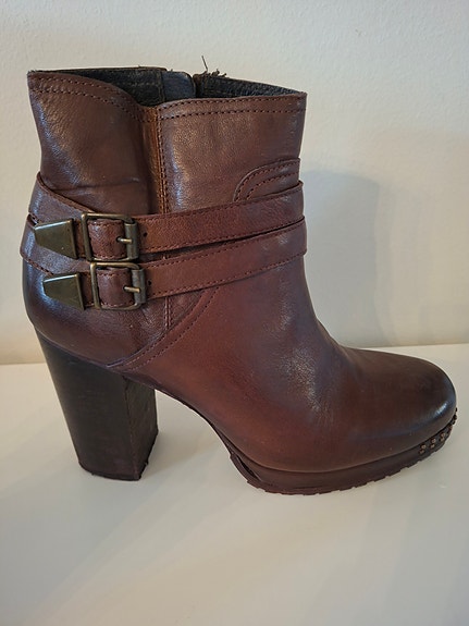 Product image 1 of 7